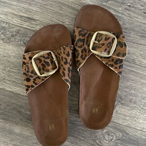 Leopard buckle sandals